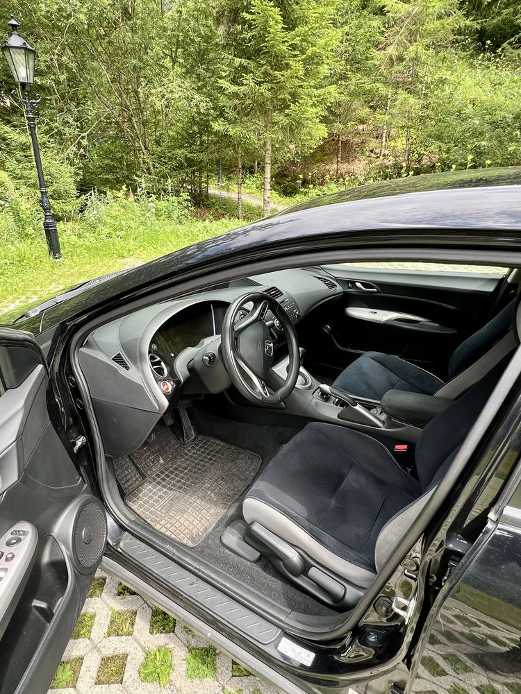 Honda Civic Ufo 1.8 super stan,aso