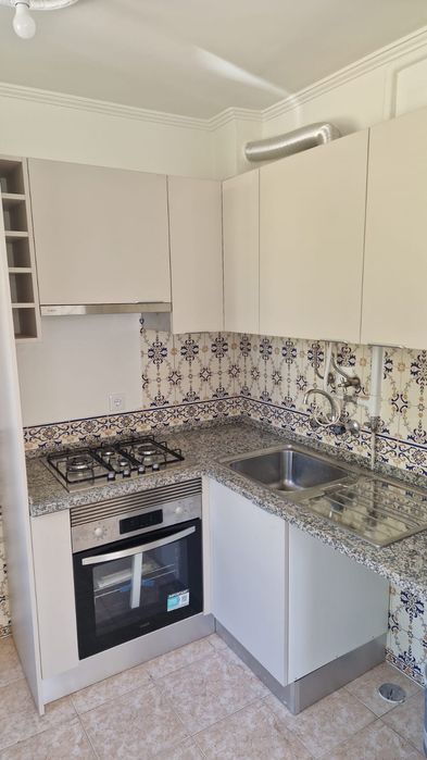 Aluga-se apartamento