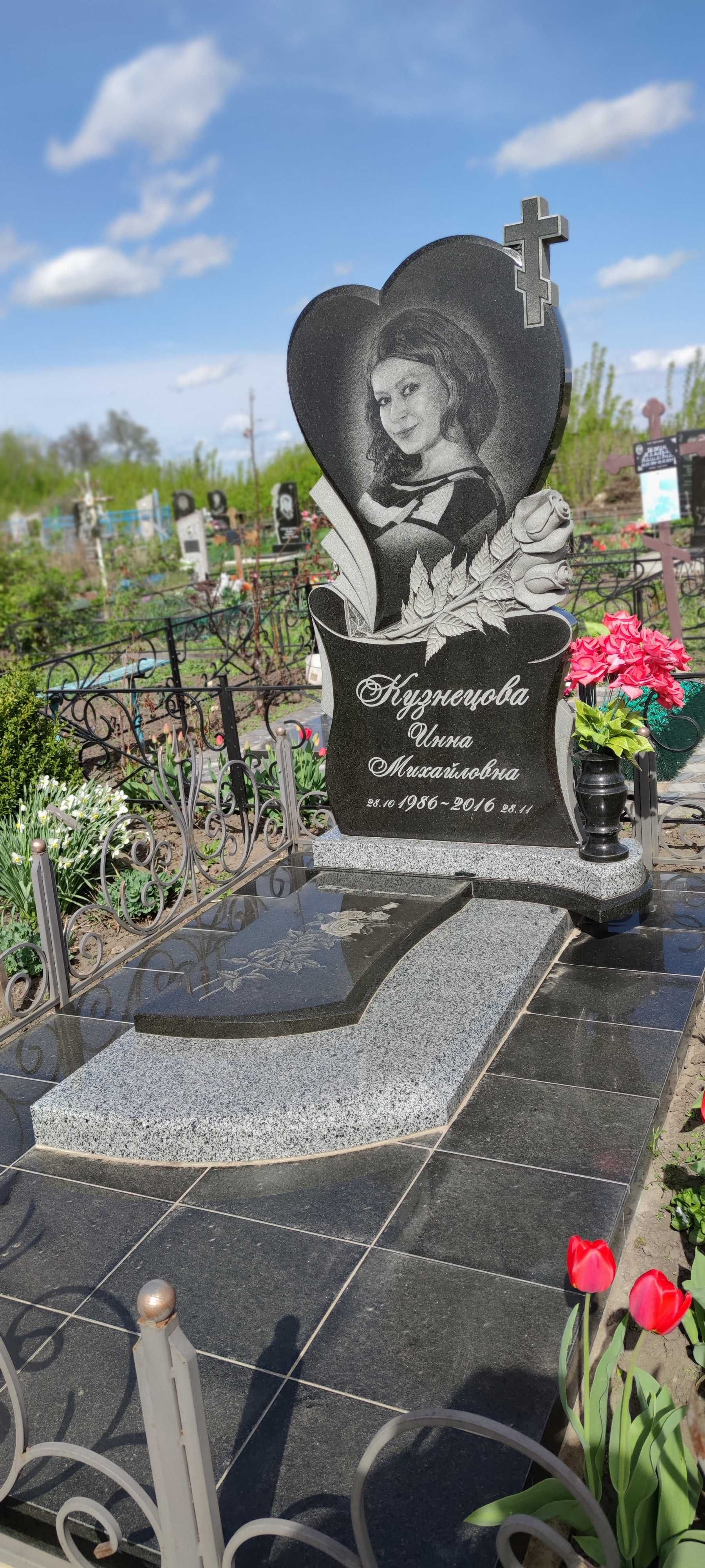 Памятники с монтажом.