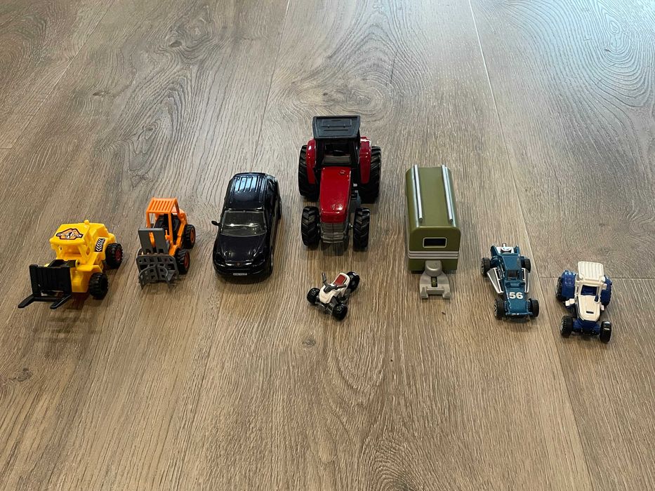 Zestaw samochodzików