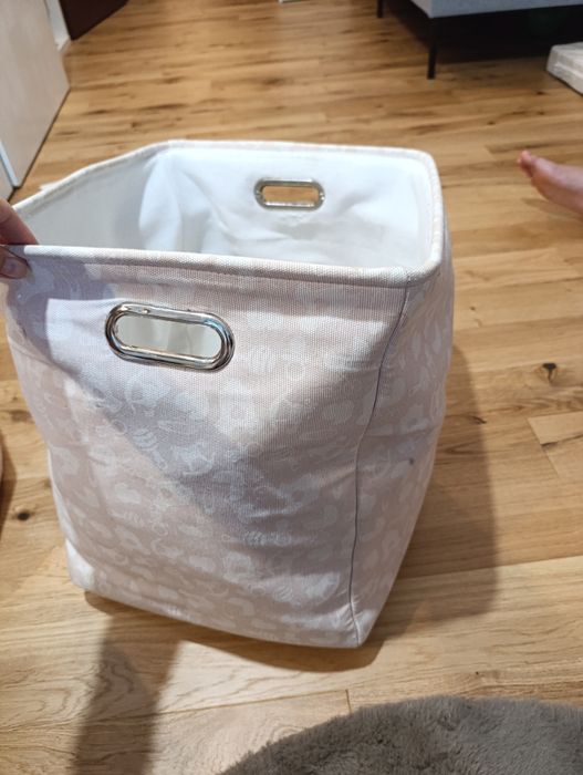 Pojemniki kosze na zabawki