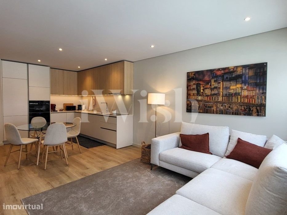 Apartamento Mobilado em Matosinhos Sul - Conforto, Estilo e Proximi...