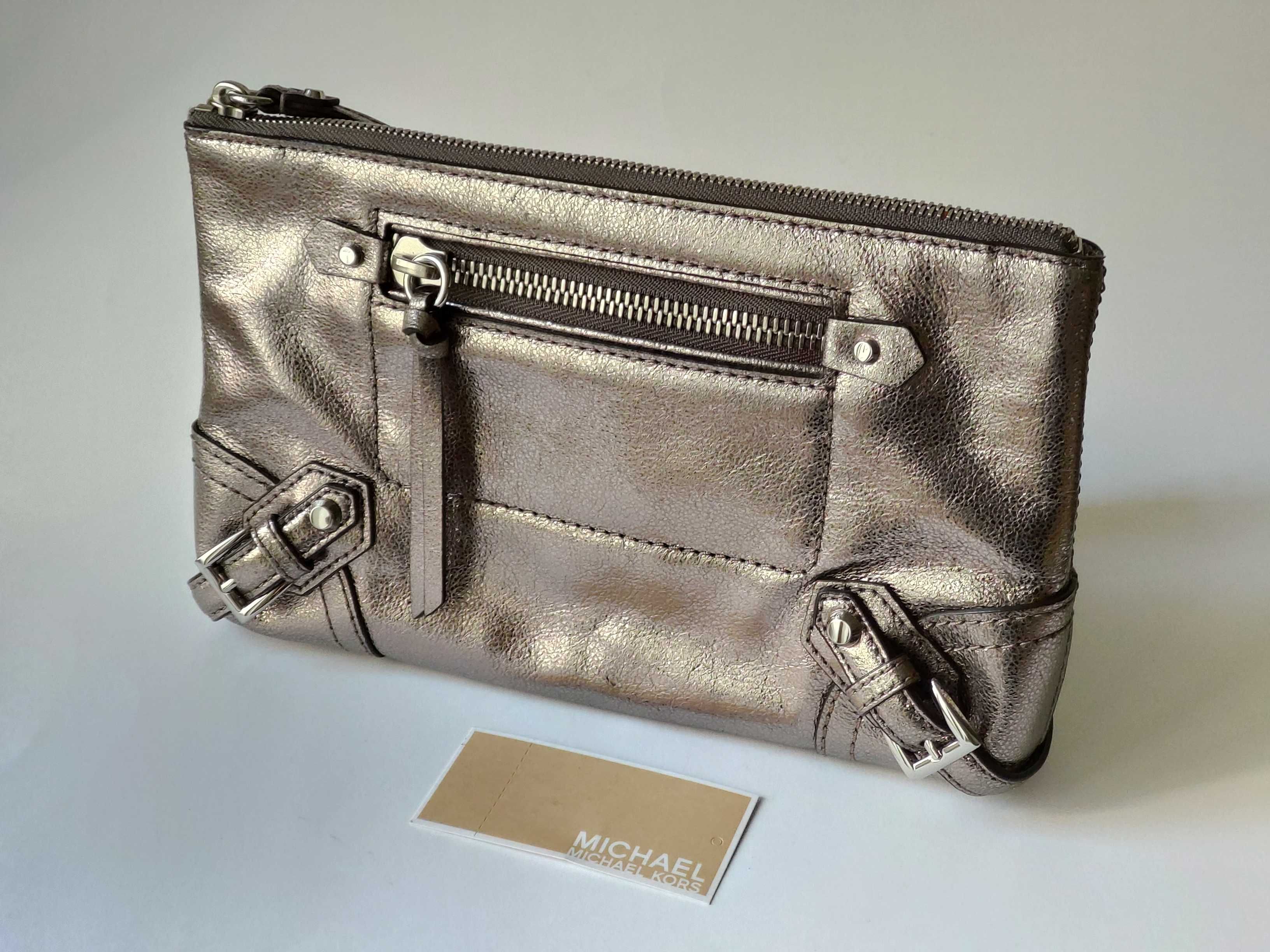 Bolsa clutch pochete em pele prateada prata, Michael Kors