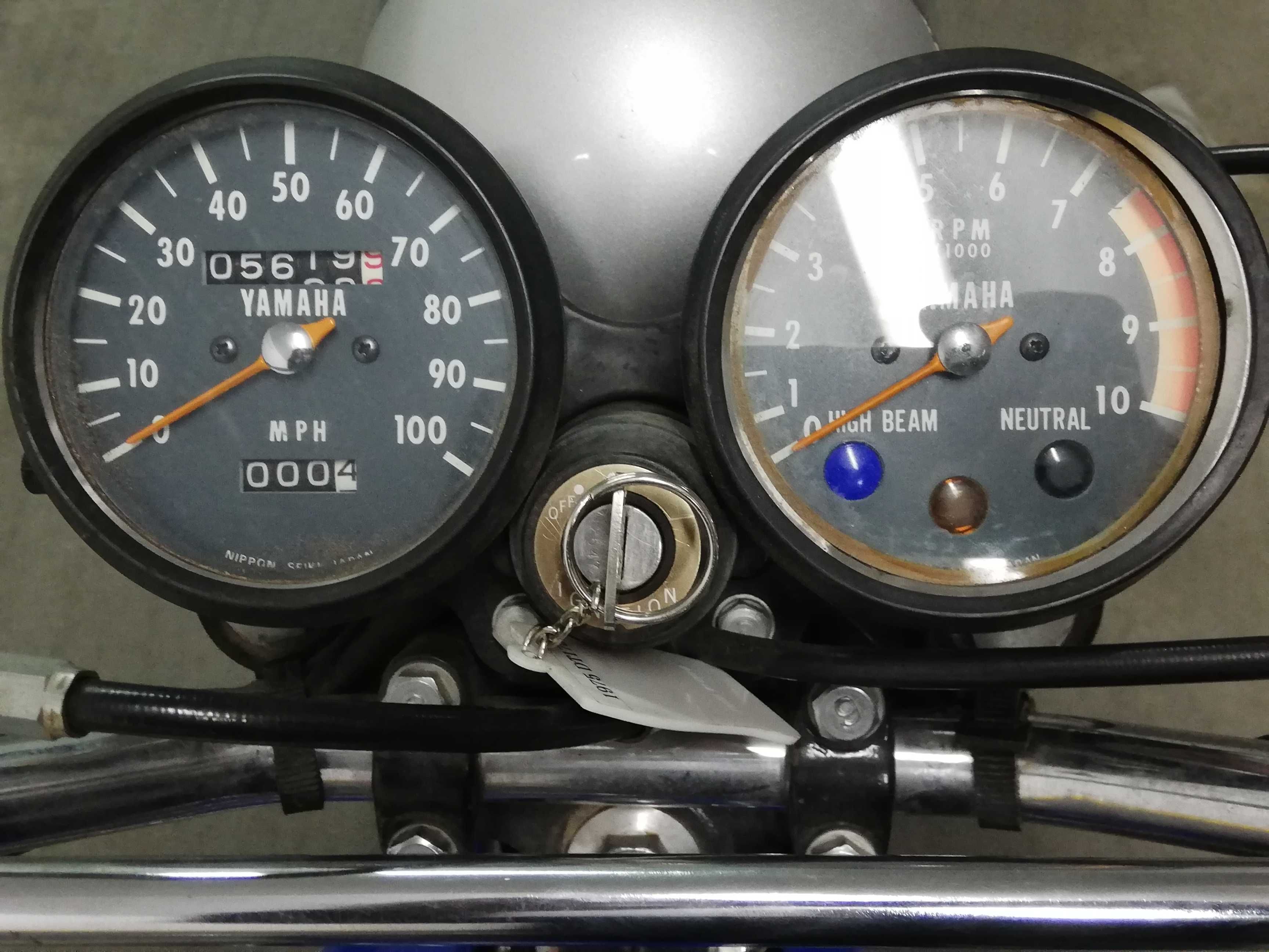 Yamaha DT175 AT1 1975 muito bom estado isenta