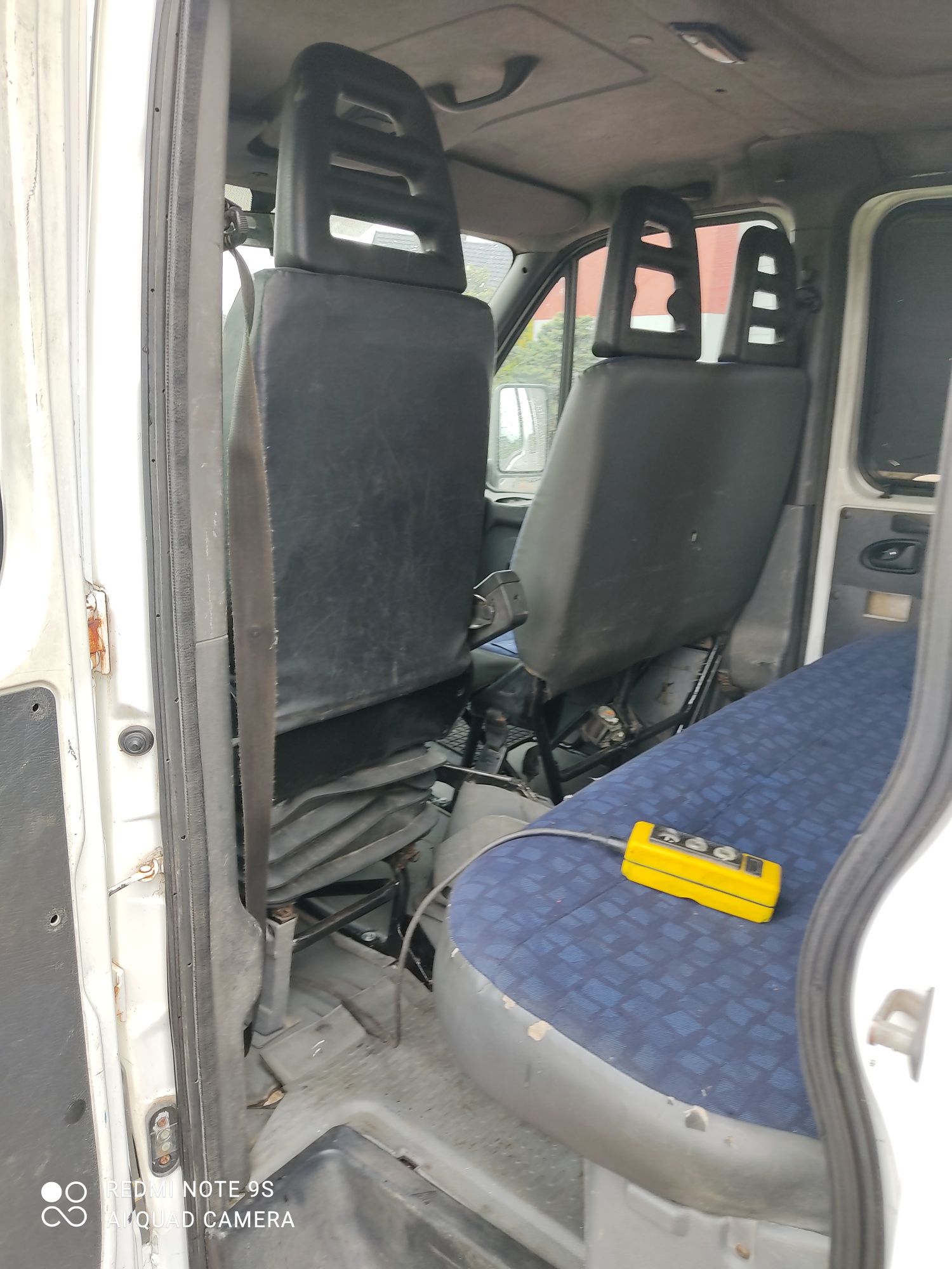 Iveco Daily 35C11 2.8 na linkę 110 KM wywrotka kiper 7 osób