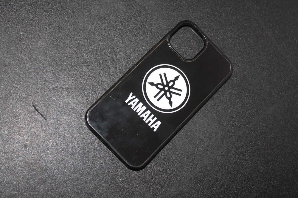 Capa iPhone 13 Yamaha – Logo