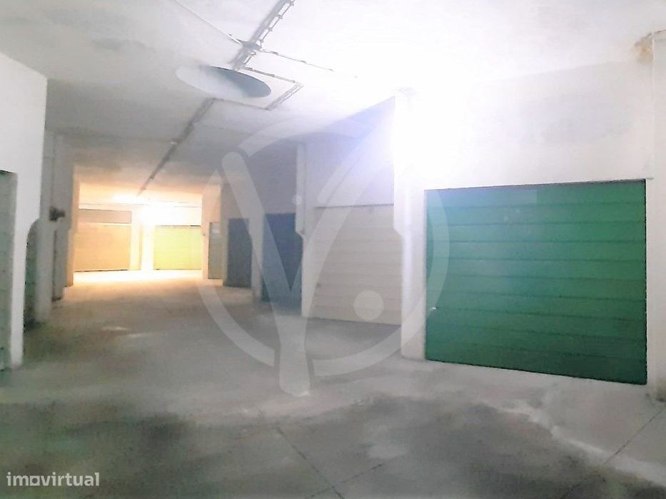 Garagem fechada - Rotunda do Touro - Póvoa de Varzim