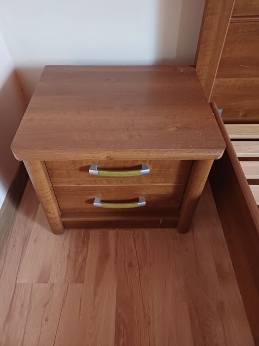 Komplet łóżko + szafki nocne + komoda + lampa