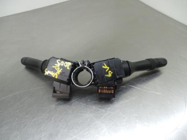 Conjunto / manetes de luzes e limpa vidros TOYOTA Yaris (_P9_)