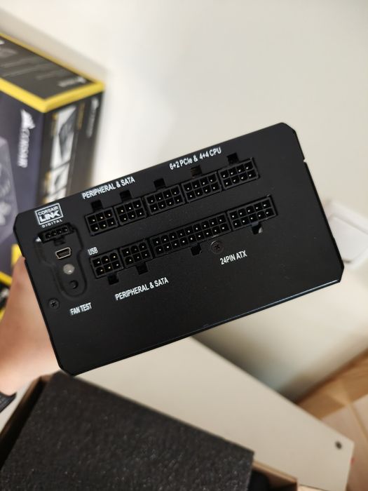 Corsair RM750i - Fonte de alimentação 750W