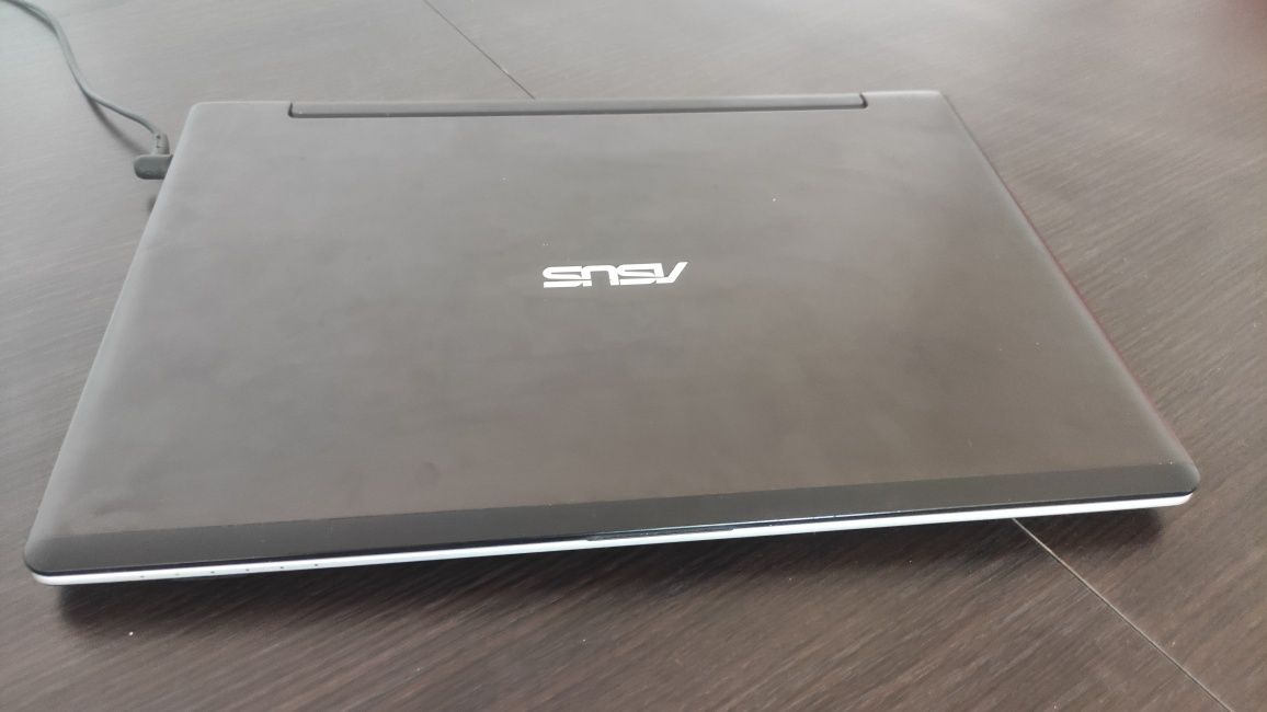 Laptop Asus K56C Intel i3 8GB 500GB SDD WIN10