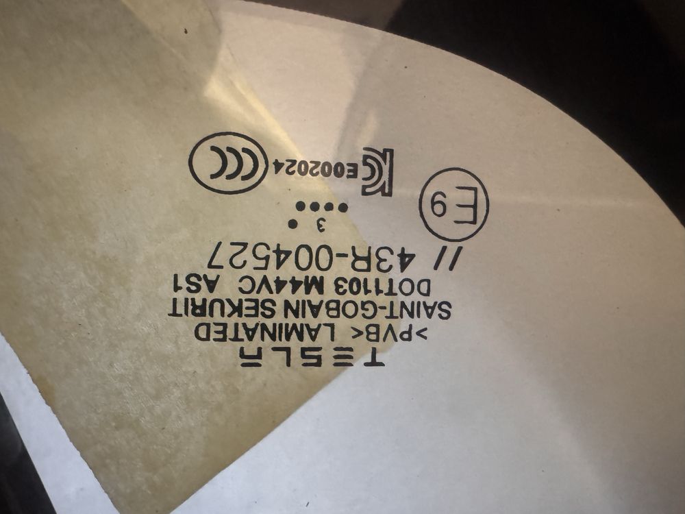 Лобове скло Tesla Model 3 дорест 2018 2019 2020 2021