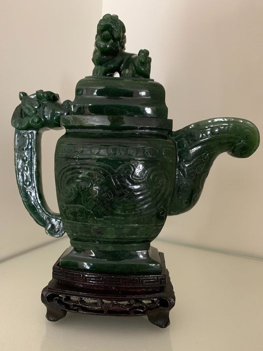 Bule em jade verde imperial