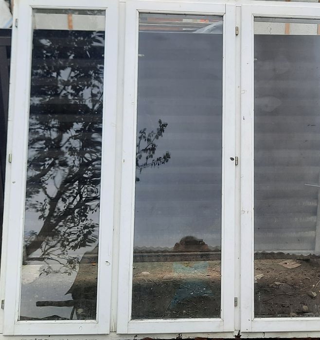 Дерев'яне вікно зі склом (1.55×1.50)