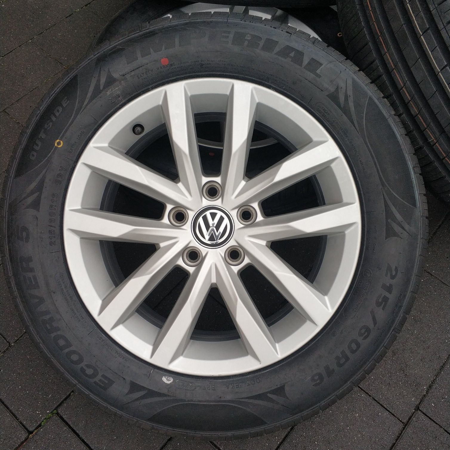 Диски R16 5 112 Volkswagen Passat B8 з шинами 215/60R16 з Німеччини