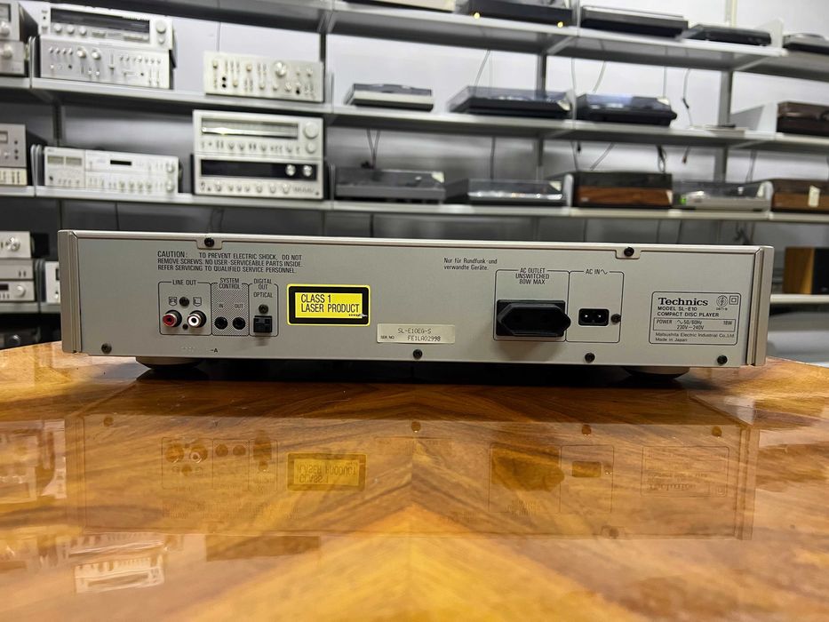 Odtwarzacz płyt CD Technics SL-E10 Audio Room