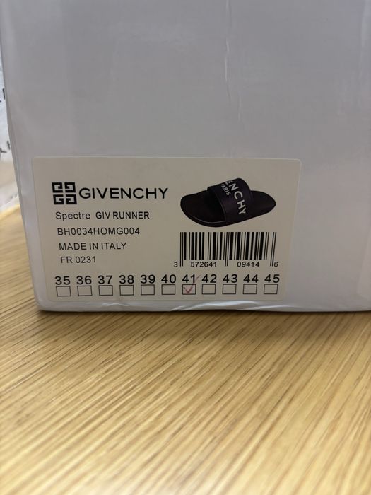 Klapki firmy Givenchy rozmiar 41 nowe
