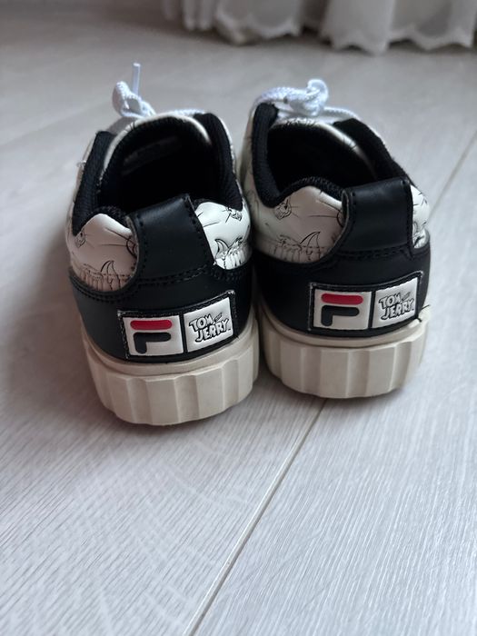 Кросівки Fila для дівчинки