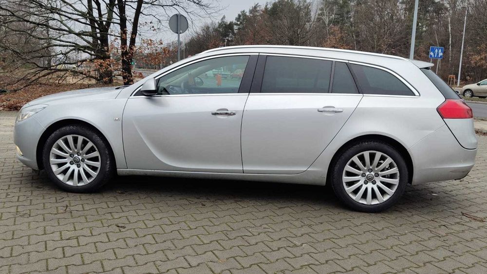 Opel Insignia  2010 r. Srebrny 2.0 TDI