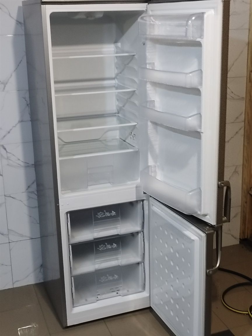 Холодильник Beko 170 cm, металік з Європи
