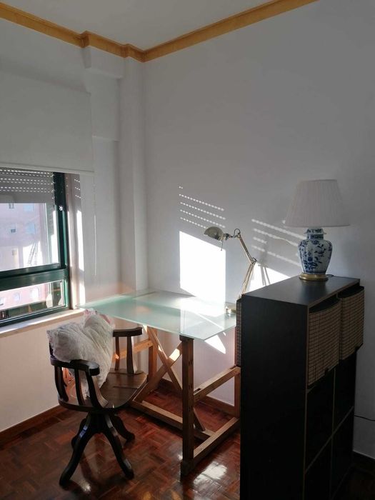 Aluguer Quarto, Massamá Próximo Estação, 1 Senhora, Despesas Incluídas