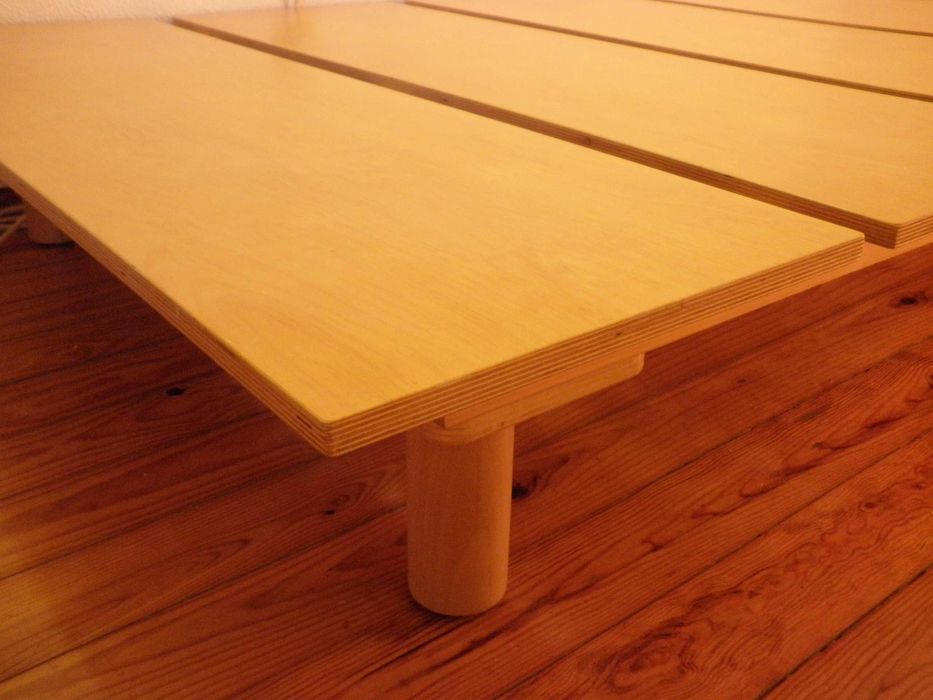 Estrado de cama em madeira de faia