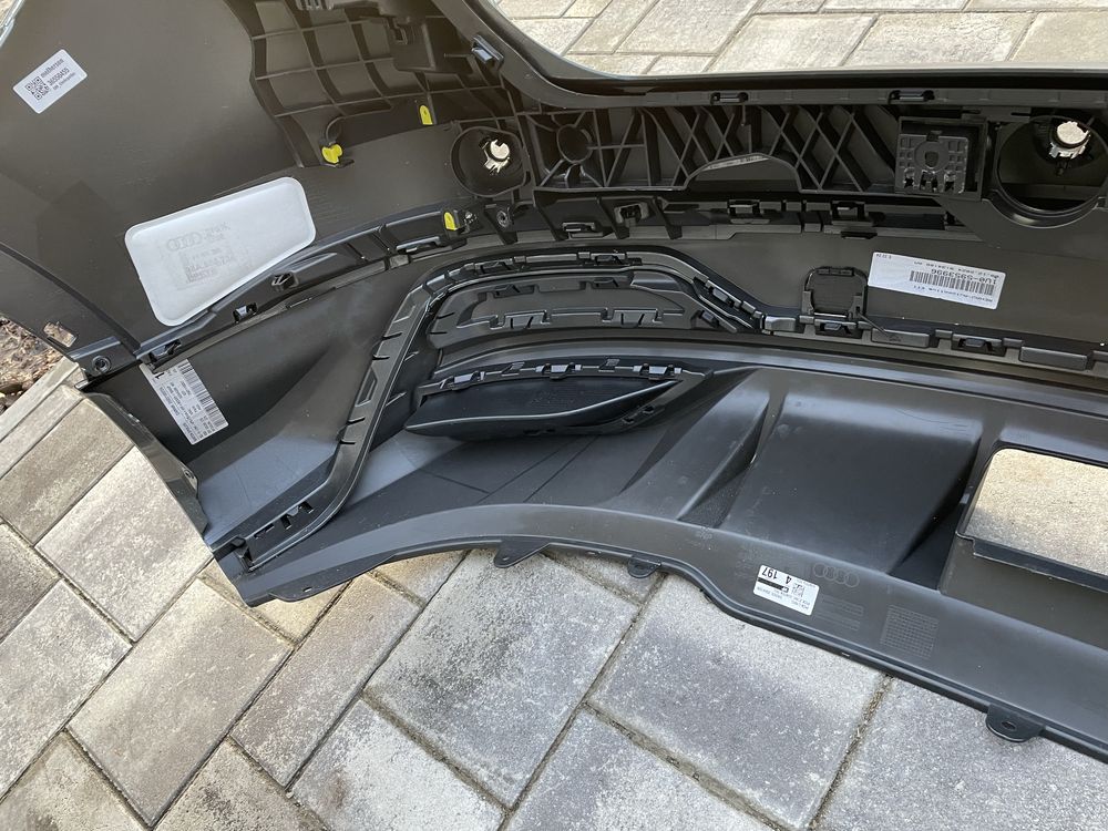 Бампер Audi Q3 задній 83a F3 Sline