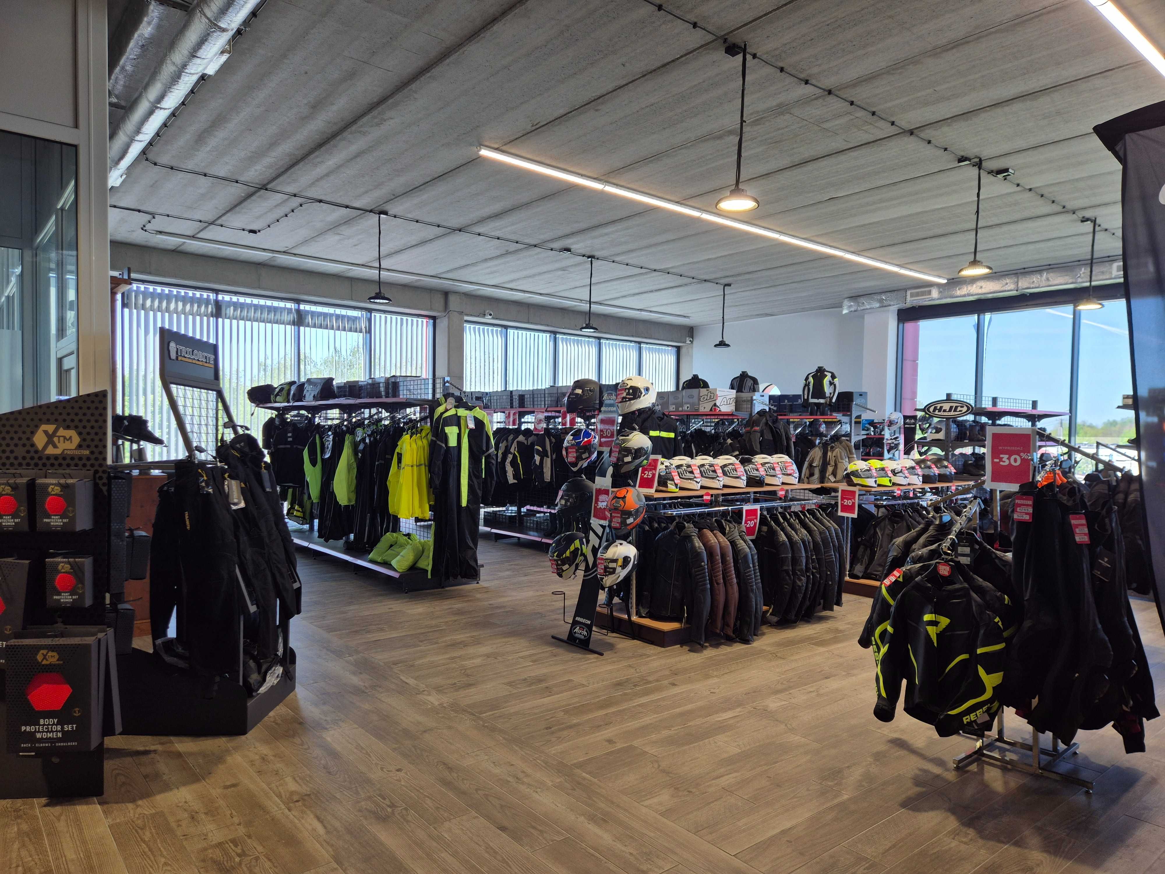 wynajmę powierzchnię salon MOTOCYKLOWY WARSZAWA ŁAZY lokal USŁUGOWY