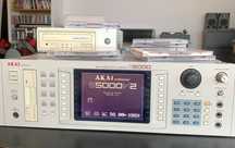 AKAI S5000 Sampler com poco uso