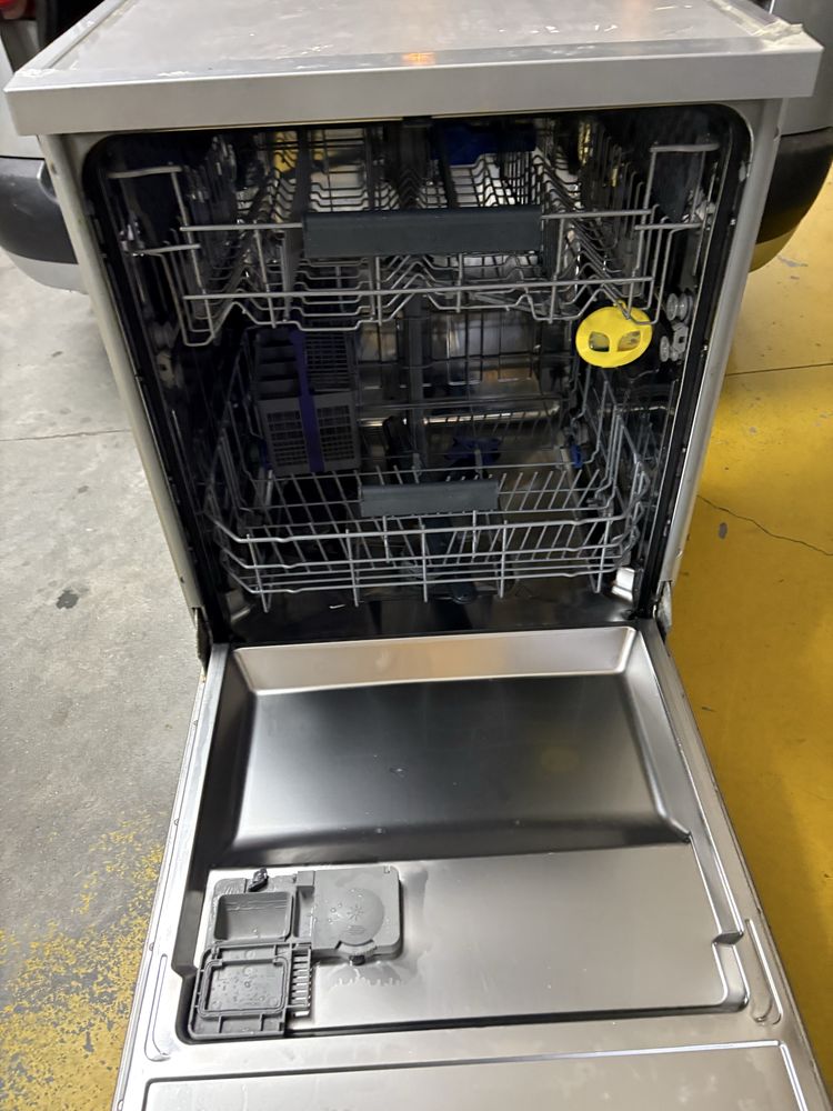 Vendo maquina de lavar loiça Inox