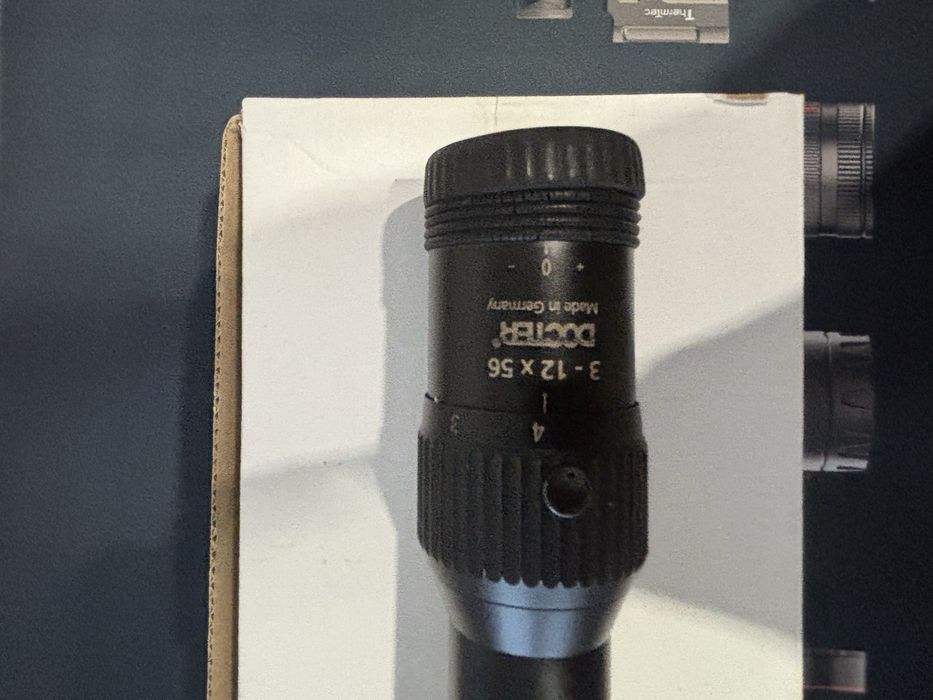 Luneta Docter 3-12x56 z podeświetlaną kropką.