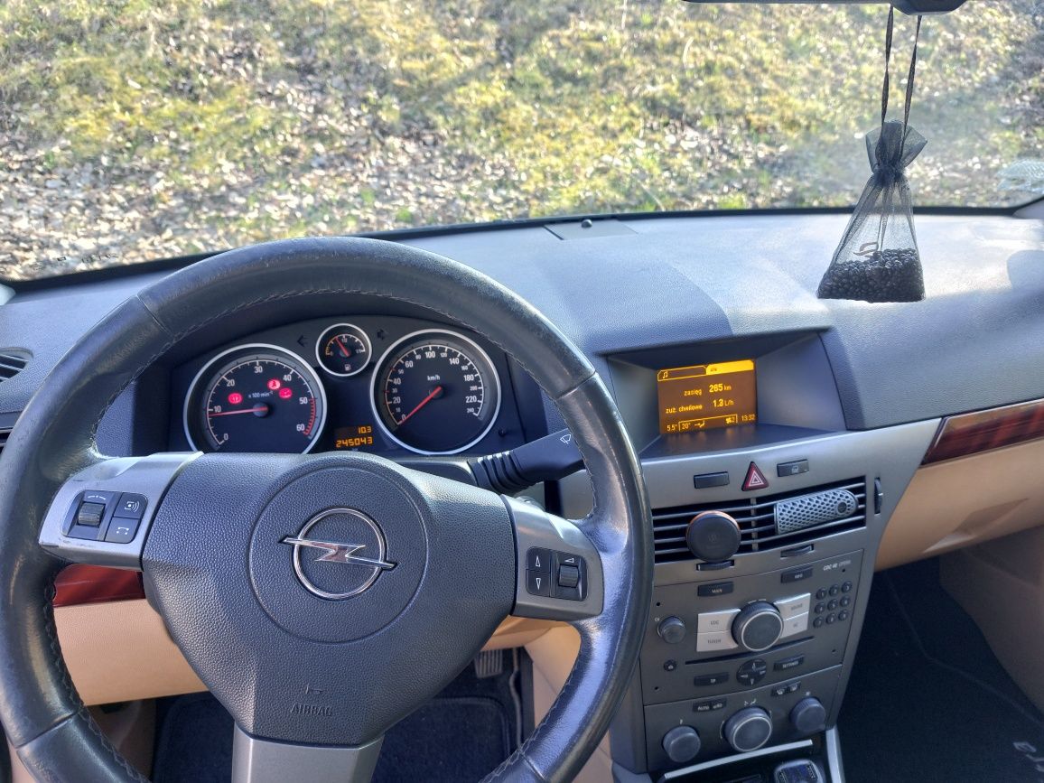 Opel Astra H 2004