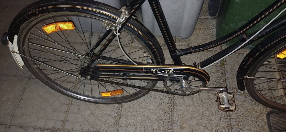 Pasteleira senhora yé yé modelo sport