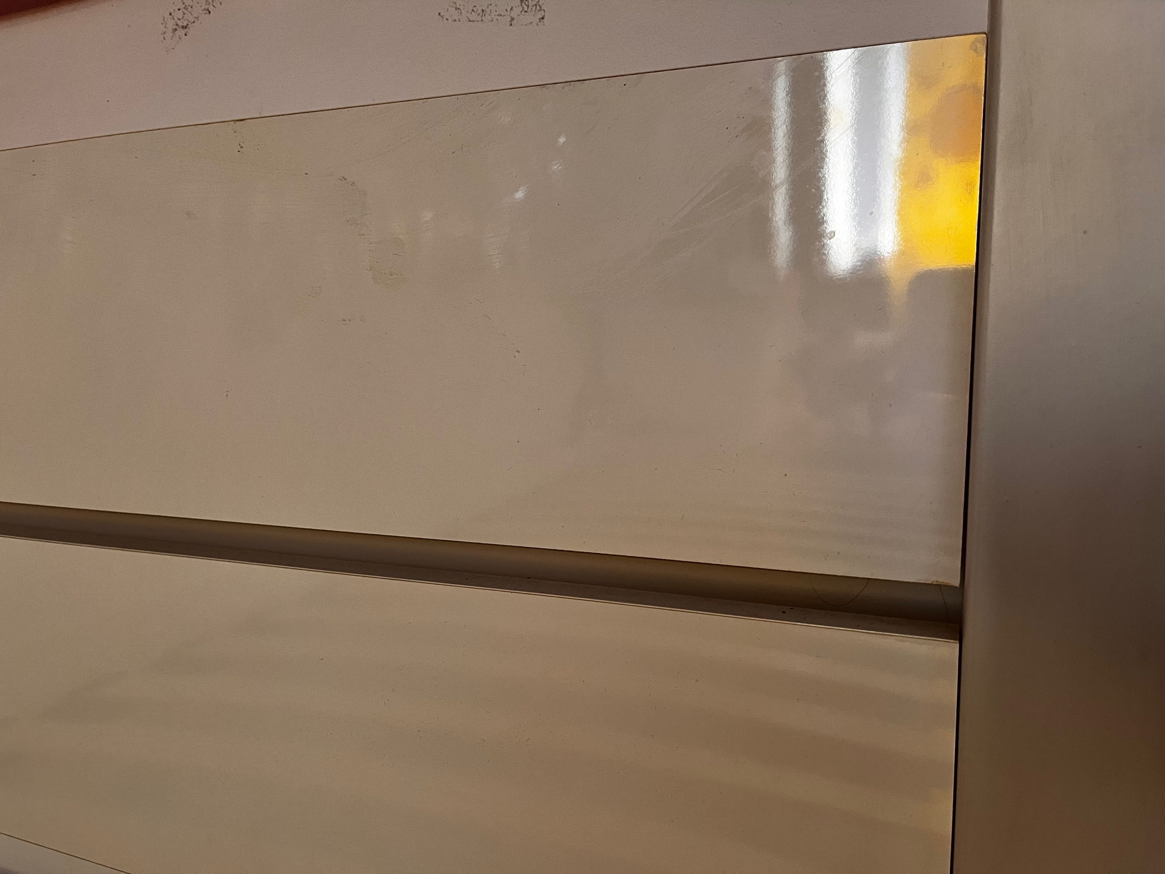 Sprzedam łóżko pod materac 90x200, białe, oparcie biały połysk