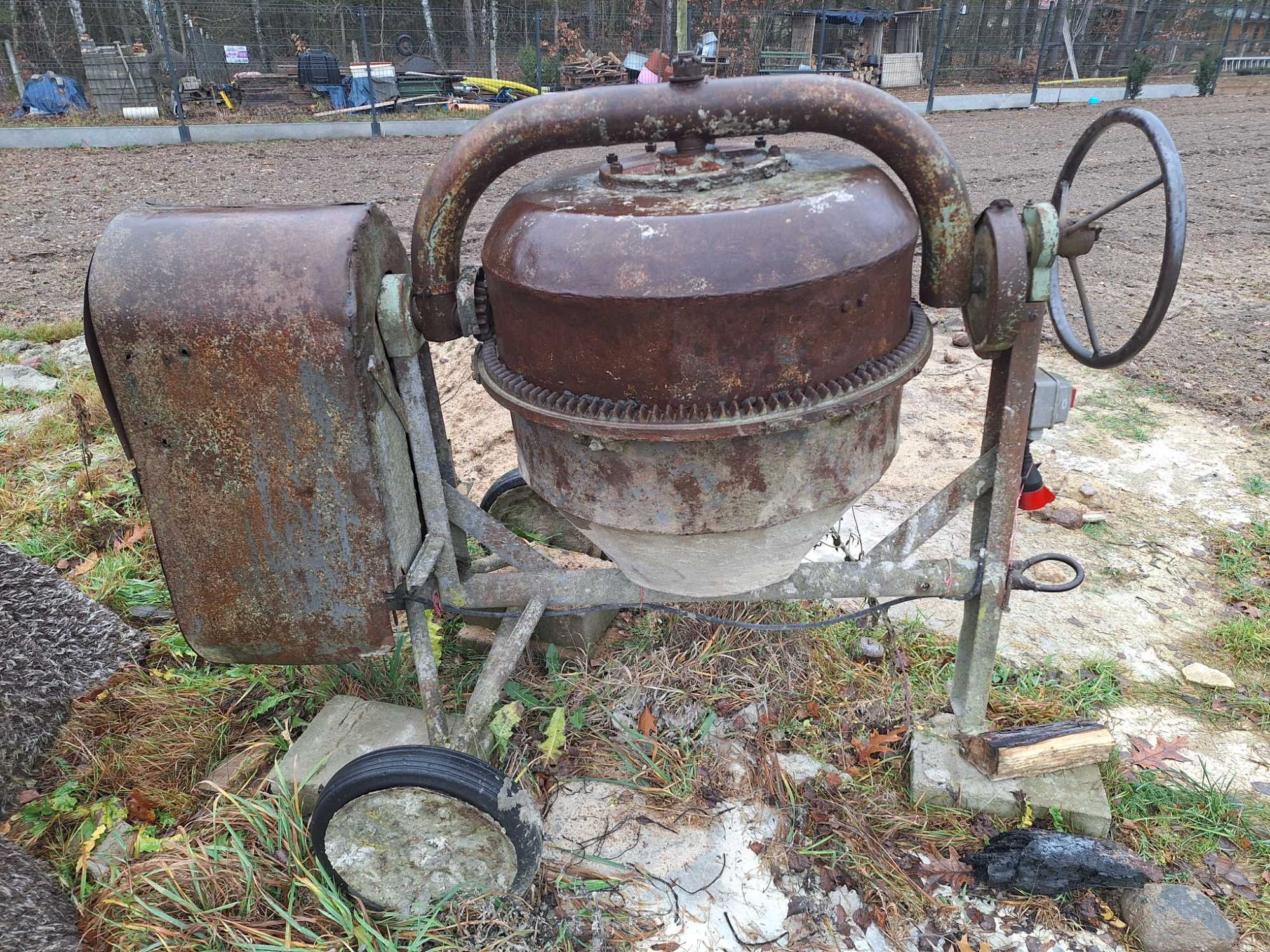 Betoniarka 250L 400V