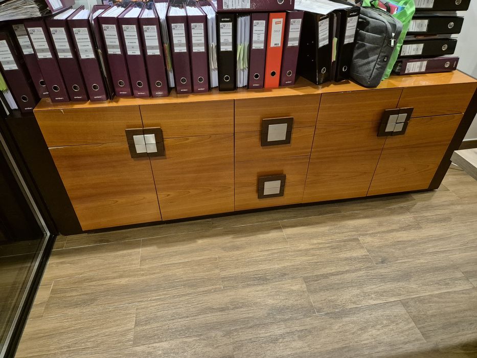 Aparador em cerejeira e wanger