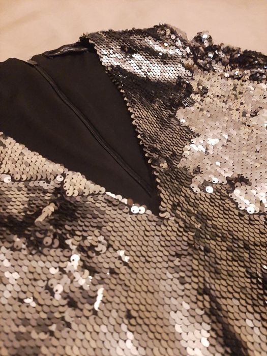 Vestido de lantejoulas prateado