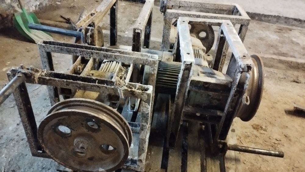 Wyciąg linowy obornika, przekładnia, reduktor 4 sztuki