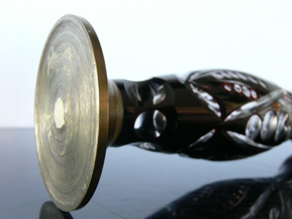 Huta Hortensja wazon okuty mosiężna stopa kryształ szkło szlifowane