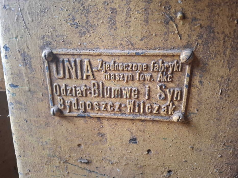 Фрезерний станок по дереву