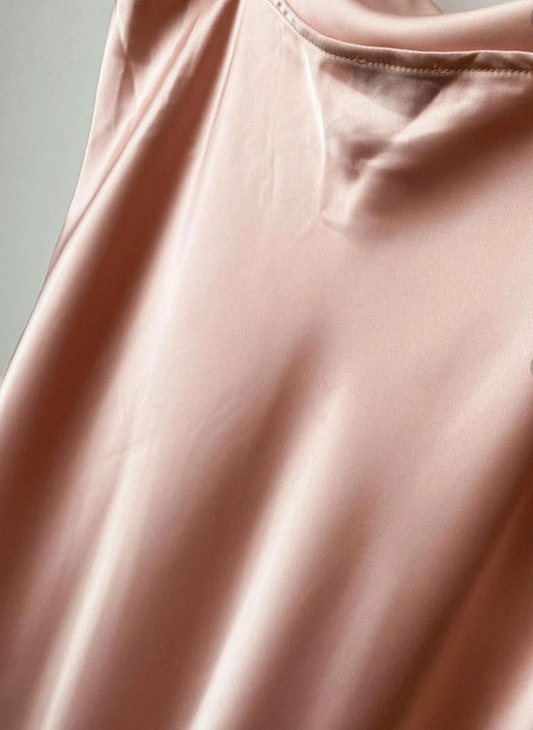 BooHoo - Różowa satynowa sukienka - rozm XXL 44 - na ramiączkach midi