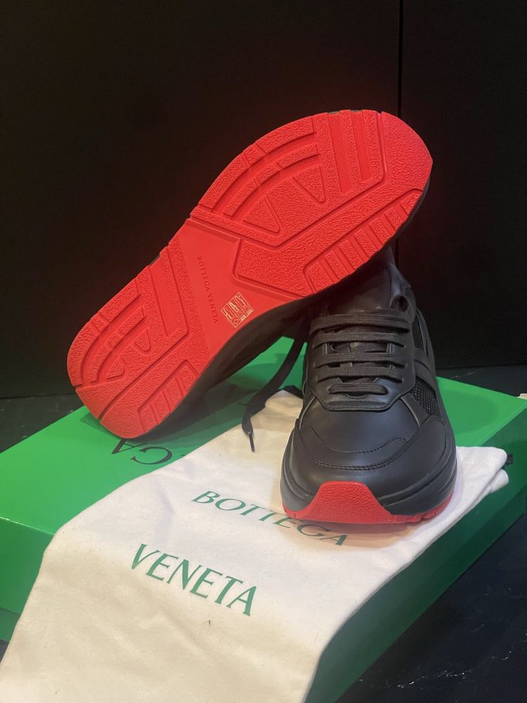 Bottega Veneta кросівки відомого Італійського бренду