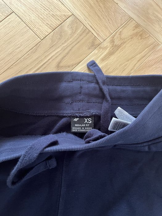 Spodnie dresowe joggers 4F XS