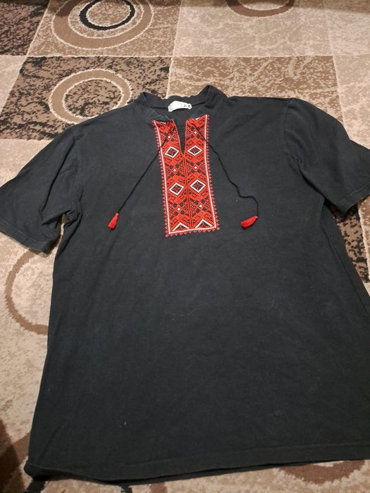 Продам  вишиванку для хлопчика