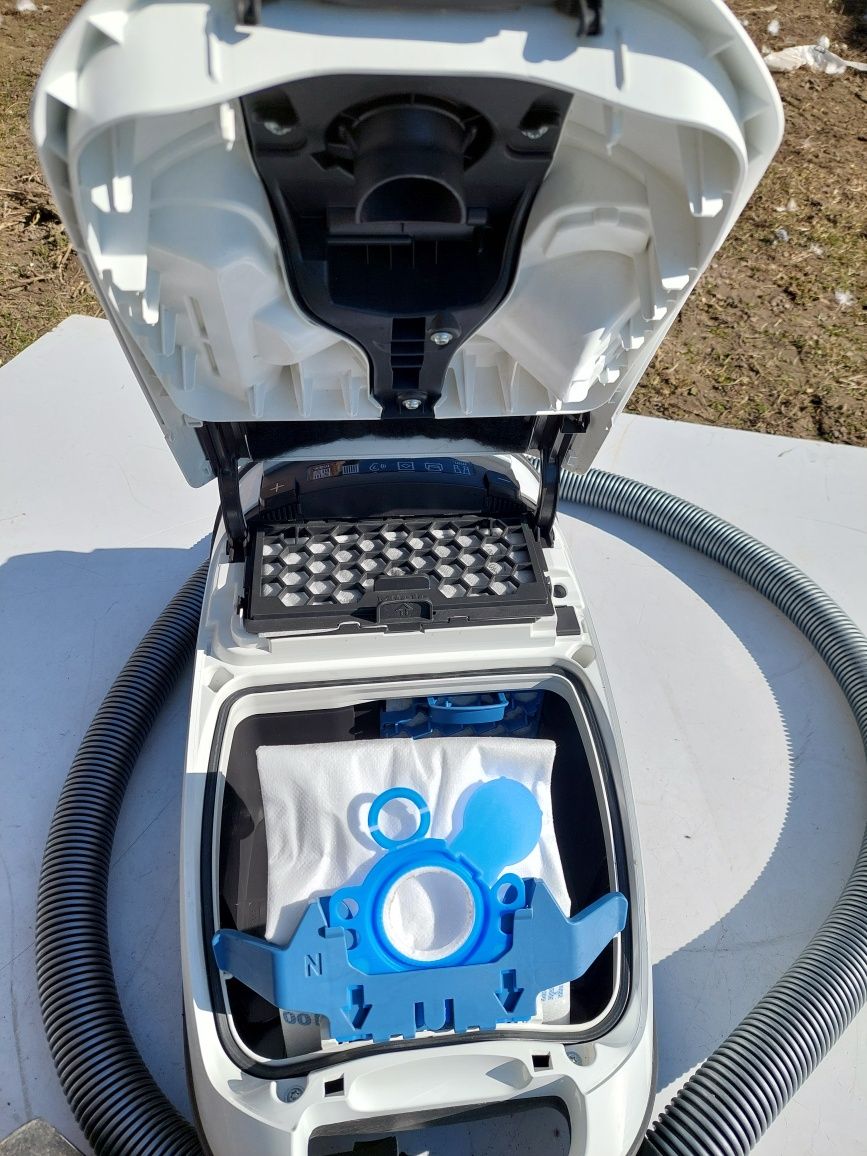 Odkurzacz miele s8340