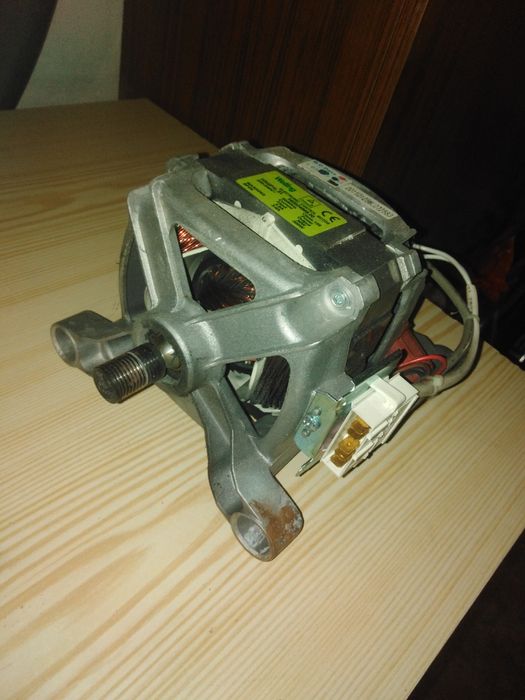 Продаются электродвигатели