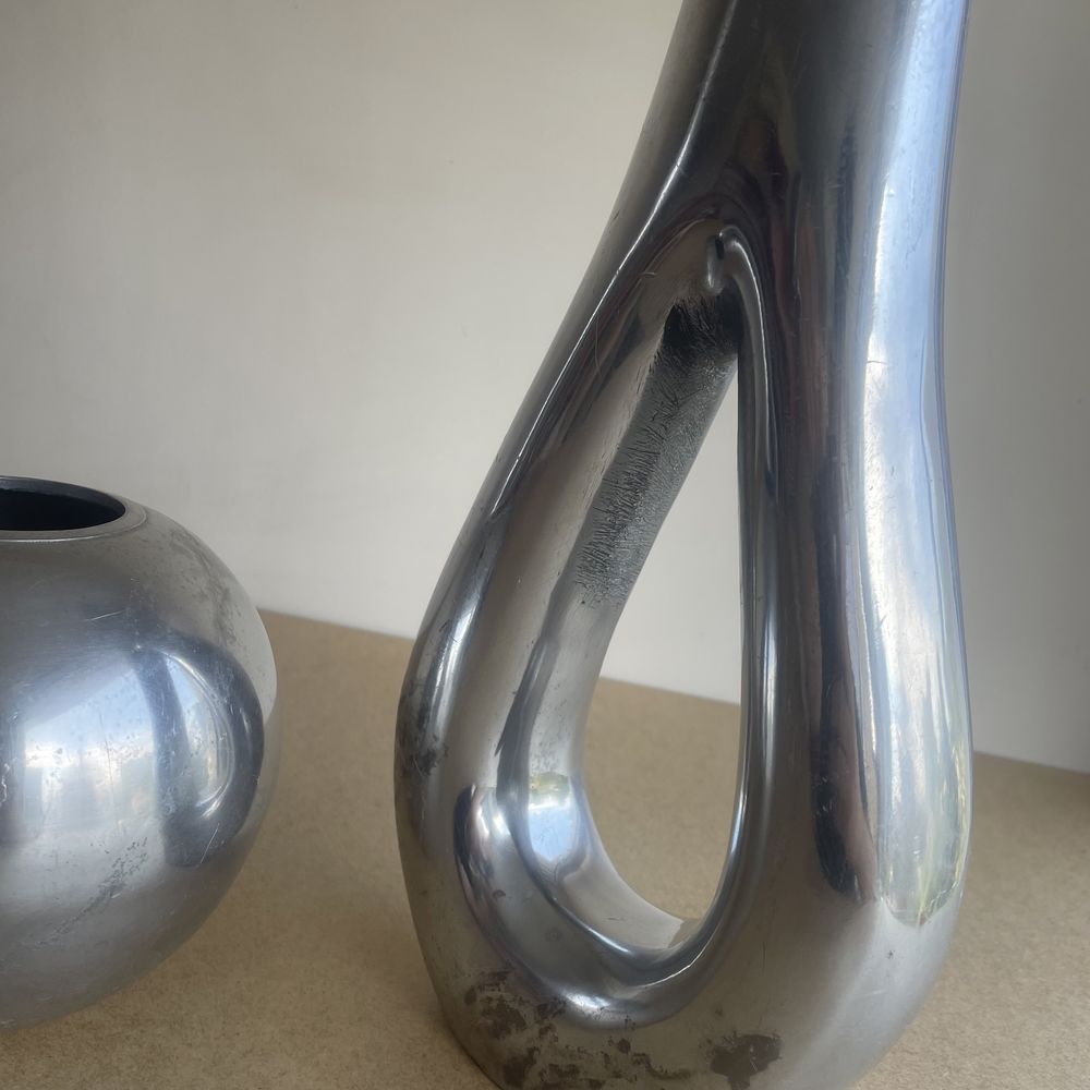 Zestaw wazonów polerowane aluminum wazon kula stare design lata 80 prl