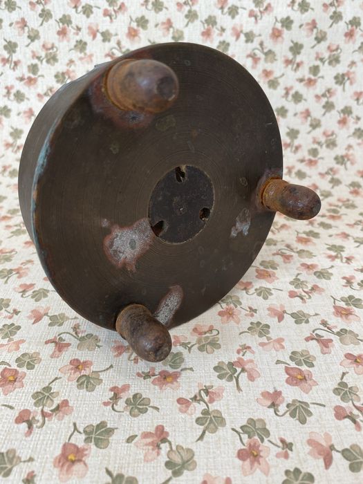 Popielniczka z łuski sztuka okopowa