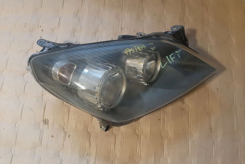 Lampa przód OPEL ASTRA III LIFT prawa lub lewa 1EG270370