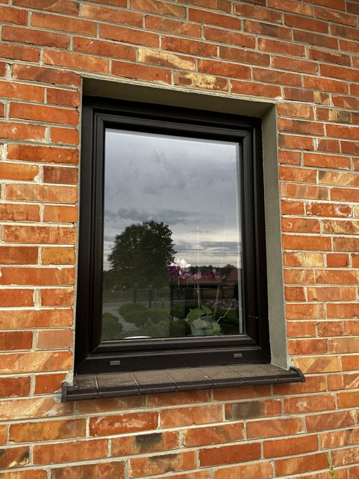 Jednoskrzydłowe i Dwuskrzydłowe ciemno-brązowe okna